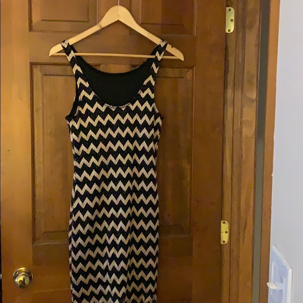 Dress - Picture 2 of 4
